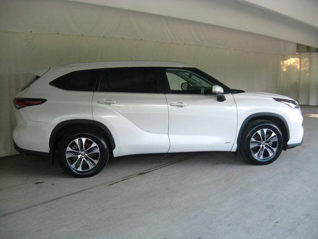 used 2024 Toyota Highlander Hybrid car, priced at $44,990