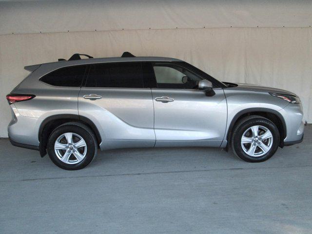 used 2022 Toyota Highlander car, priced at $32,490