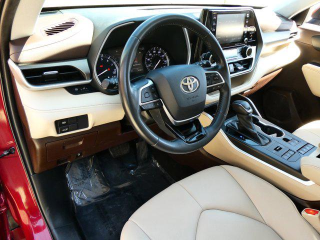 used 2021 Toyota Highlander car, priced at $33,490