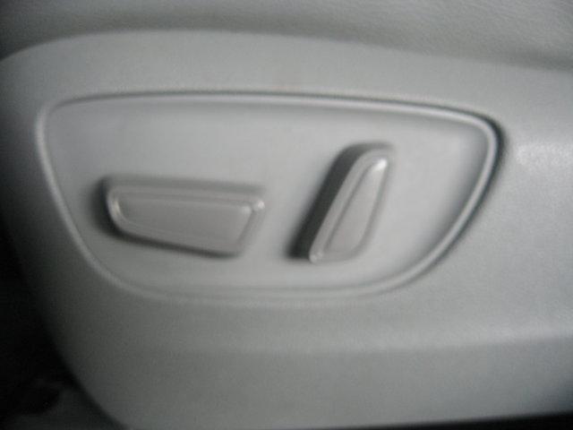 used 2021 Toyota Highlander car, priced at $30,990