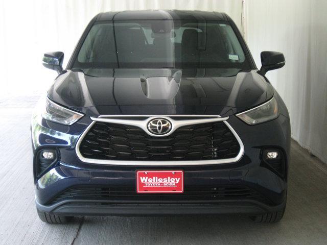 used 2022 Toyota Highlander car, priced at $32,490