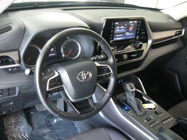 used 2022 Toyota Highlander car, priced at $32,490