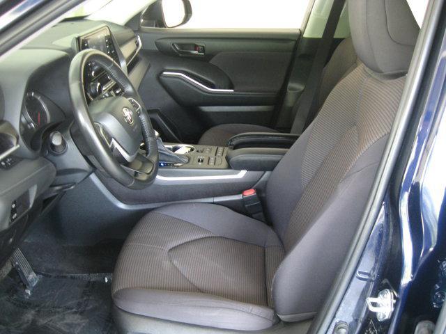 used 2022 Toyota Highlander car, priced at $32,490