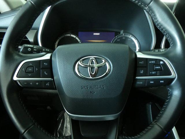 used 2022 Toyota Highlander car, priced at $37,990