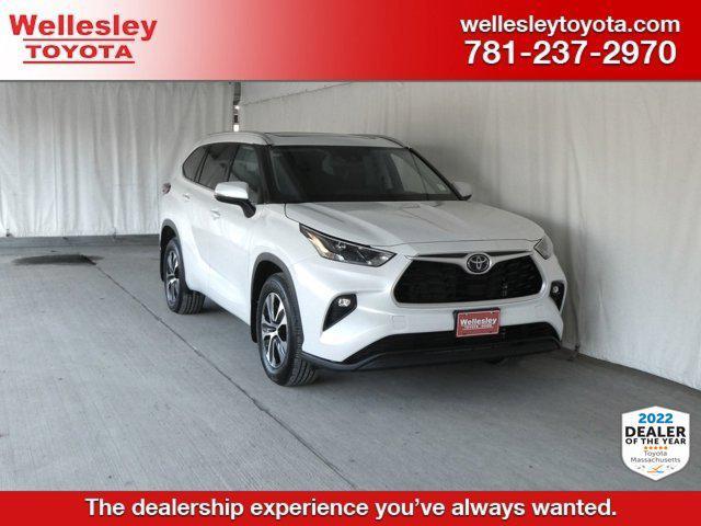 used 2022 Toyota Highlander car, priced at $37,990