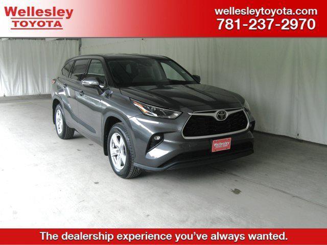 used 2022 Toyota Highlander car, priced at $33,490
