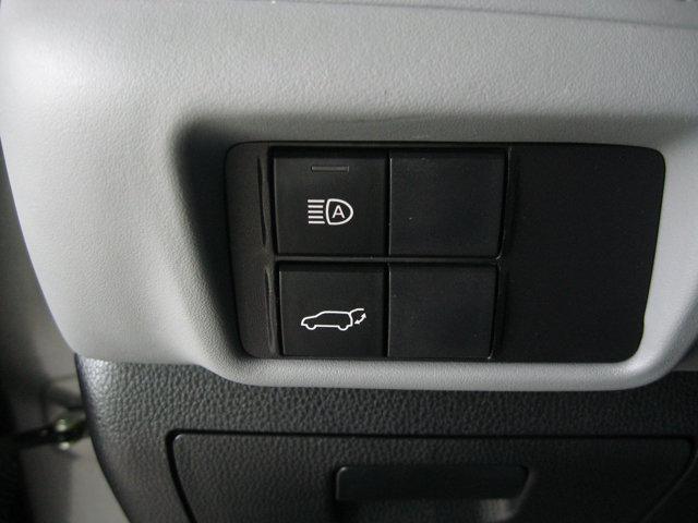 used 2022 Toyota Highlander car, priced at $33,490