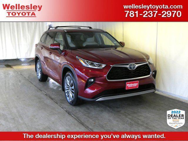 used 2021 Toyota Highlander Hybrid car, priced at $36,490