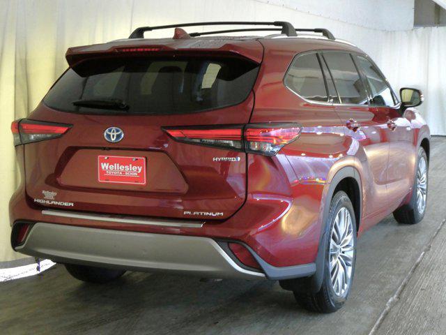 used 2021 Toyota Highlander Hybrid car, priced at $36,490