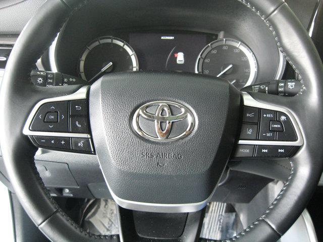 used 2022 Toyota Highlander car, priced at $36,490