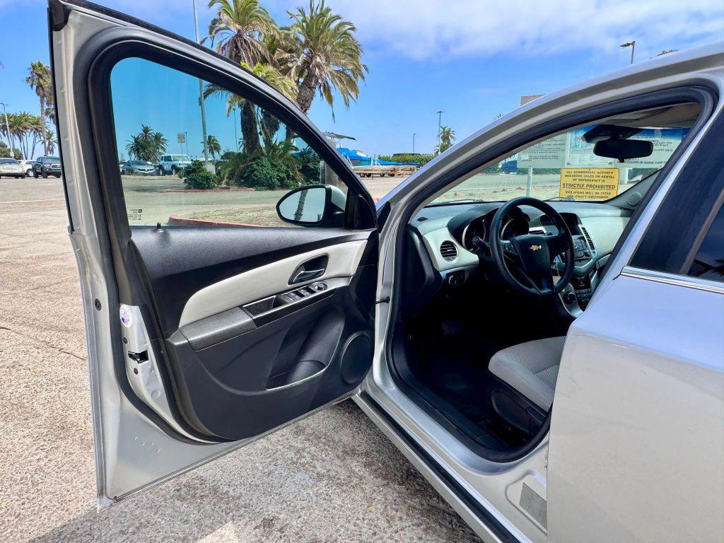 used 2013 Chevrolet Cruze car, priced at $5,490