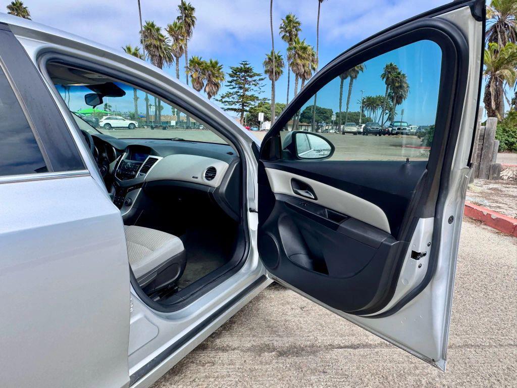 used 2013 Chevrolet Cruze car, priced at $5,490