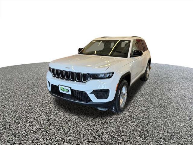 new 2025 Jeep Grand Cherokee car, priced at $40,370