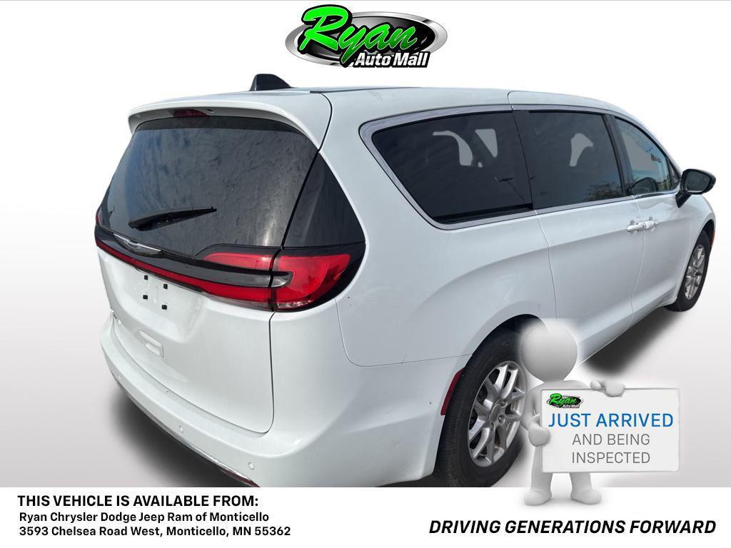 used 2024 Chrysler Pacifica car, priced at $30,799