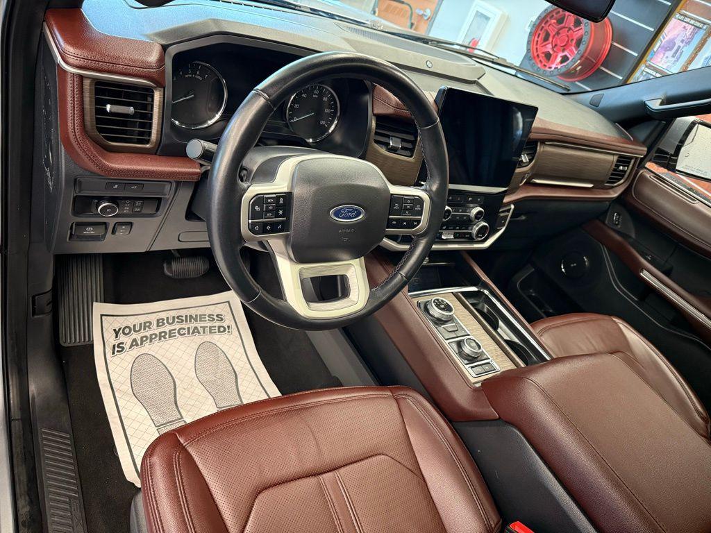 used 2024 Ford Expedition car, priced at $49,299