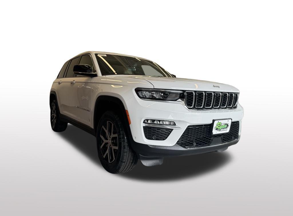 new 2025 Jeep Grand Cherokee car, priced at $43,571