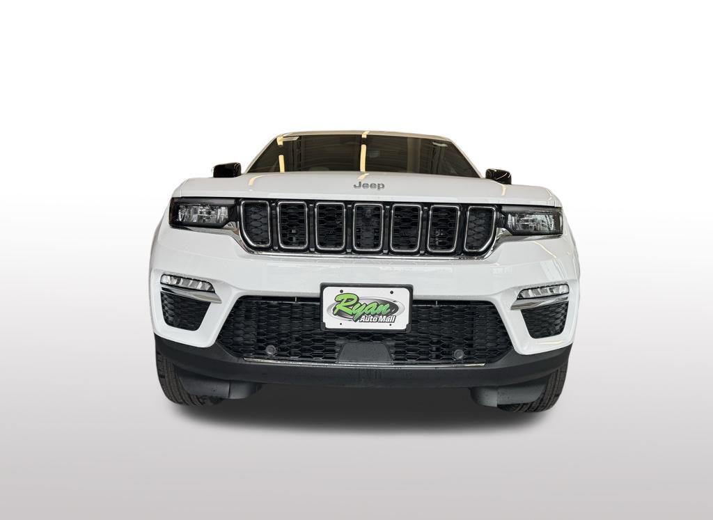 new 2025 Jeep Grand Cherokee car, priced at $43,571