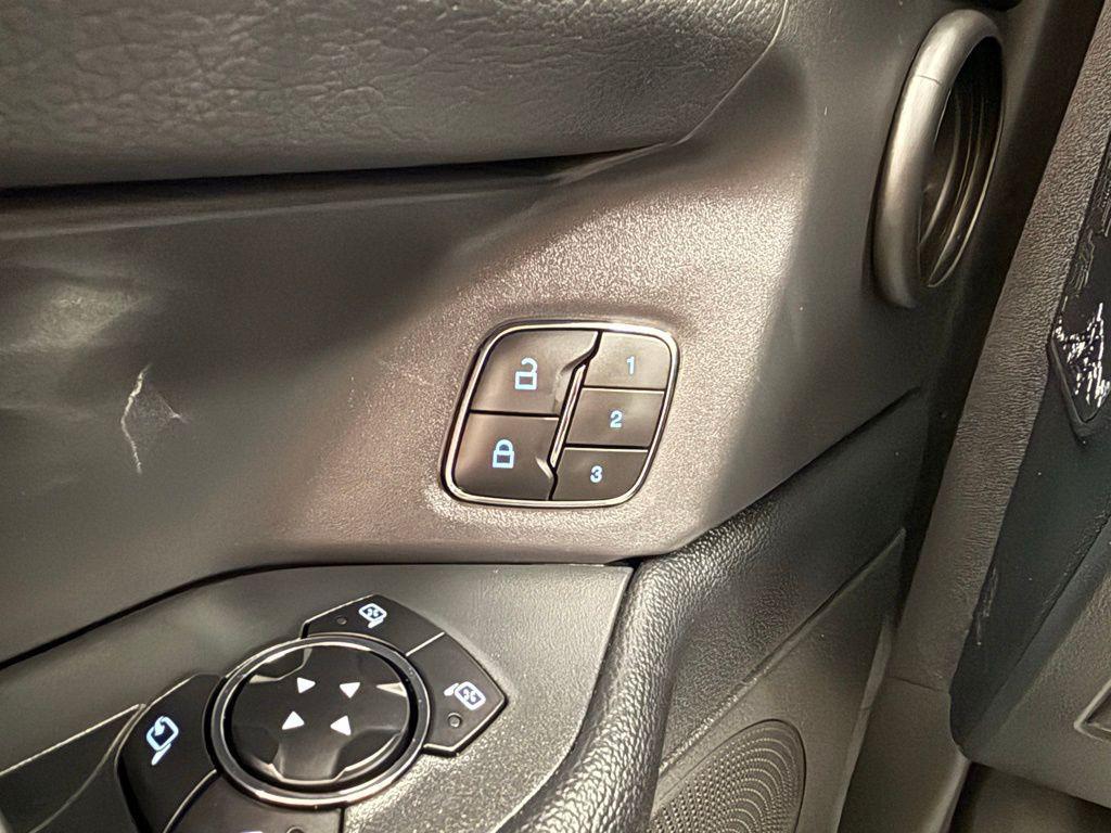 used 2023 Ford Expedition car, priced at $40,499