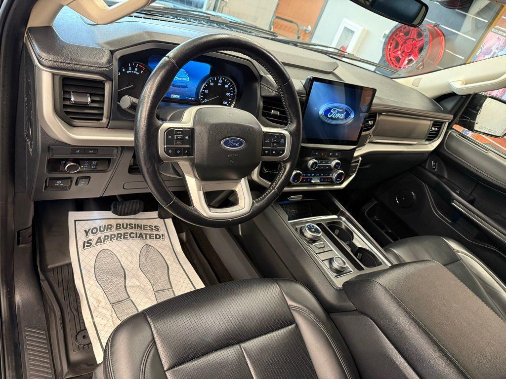 used 2023 Ford Expedition car, priced at $40,499