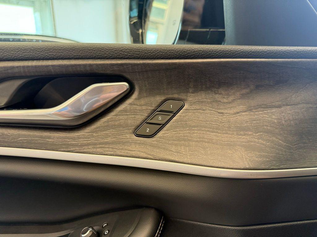 new 2025 Jeep Grand Cherokee car, priced at $38,689