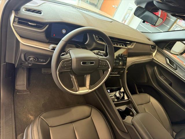 new 2025 Jeep Grand Cherokee car, priced at $40,711