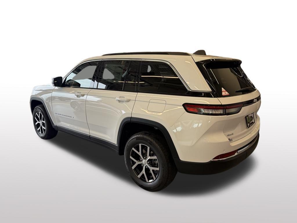 new 2025 Jeep Grand Cherokee car, priced at $38,689