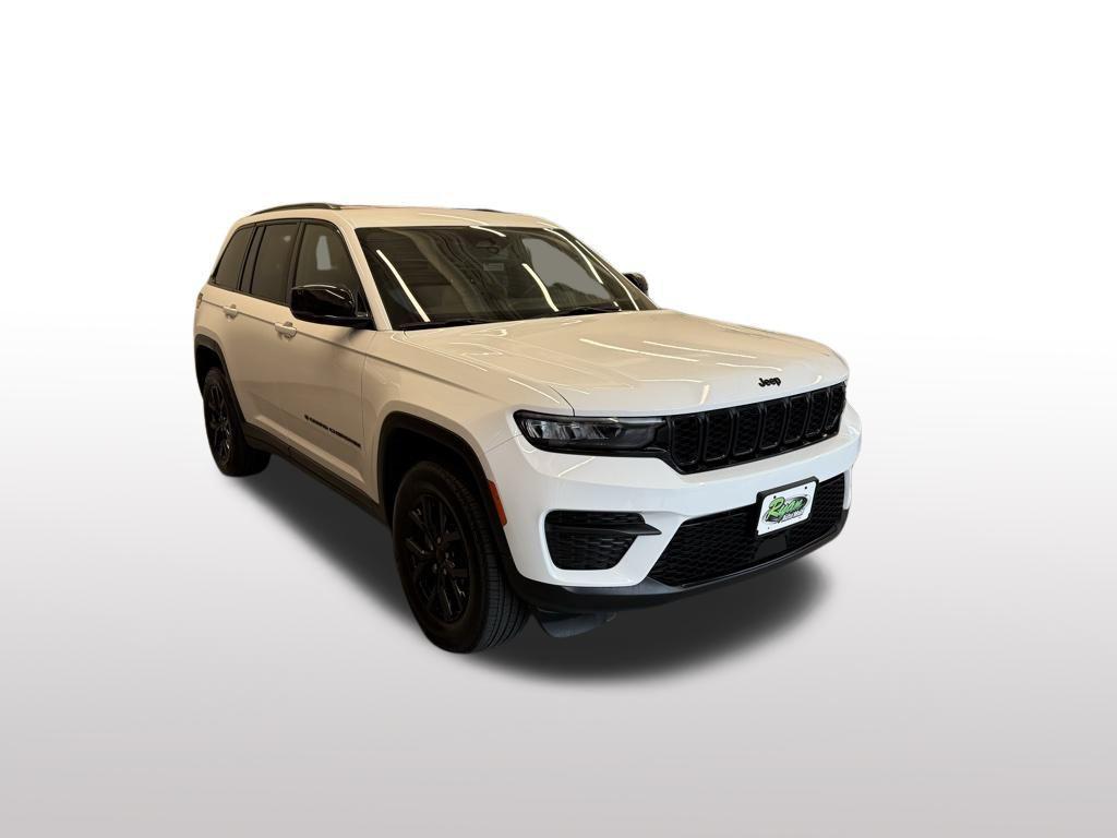 used 2024 Jeep Grand Cherokee car, priced at $31,997