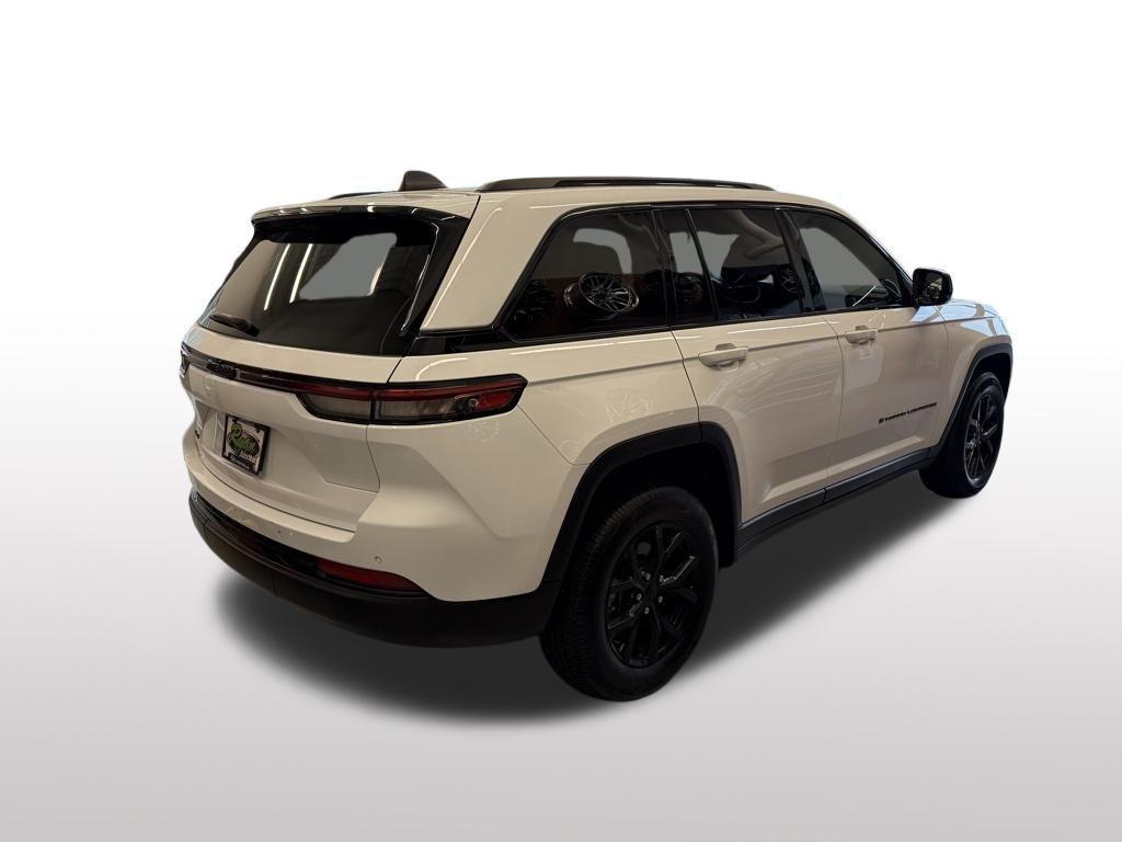 used 2024 Jeep Grand Cherokee car, priced at $31,997