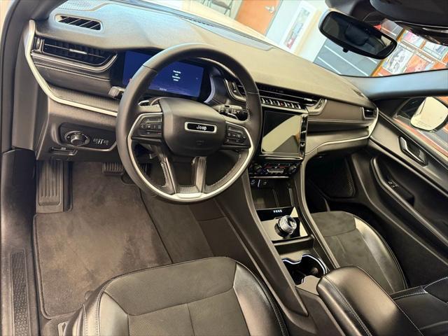 used 2024 Jeep Grand Cherokee car, priced at $35,997