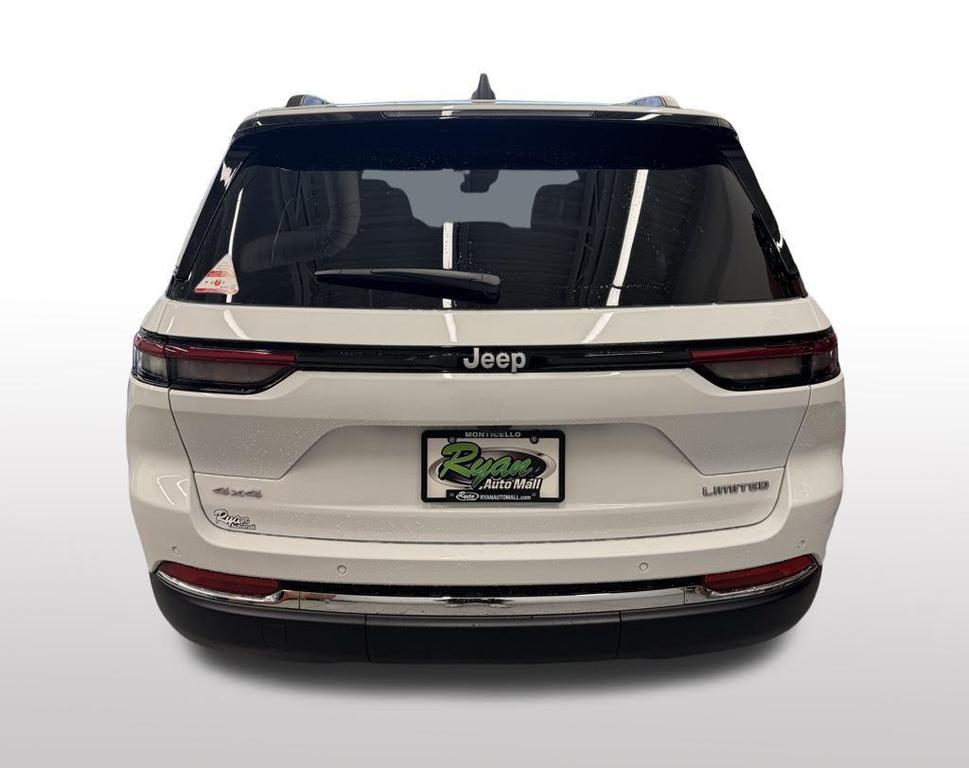 new 2025 Jeep Grand Cherokee car, priced at $43,752