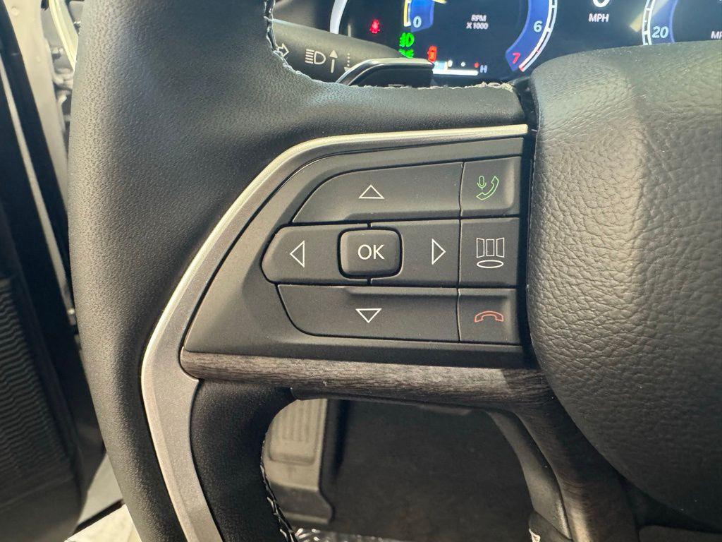 new 2025 Jeep Grand Cherokee car, priced at $43,752