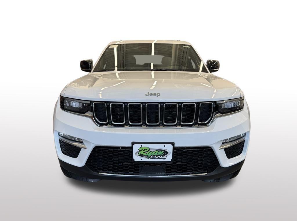 new 2025 Jeep Grand Cherokee car, priced at $43,752