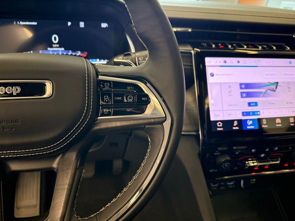 new 2025 Jeep Grand Cherokee car, priced at $58,983