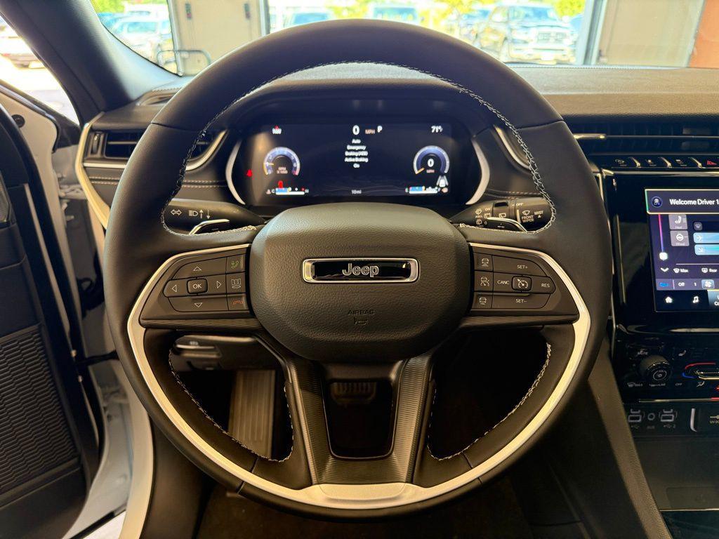 new 2025 Jeep Grand Cherokee car, priced at $40,929