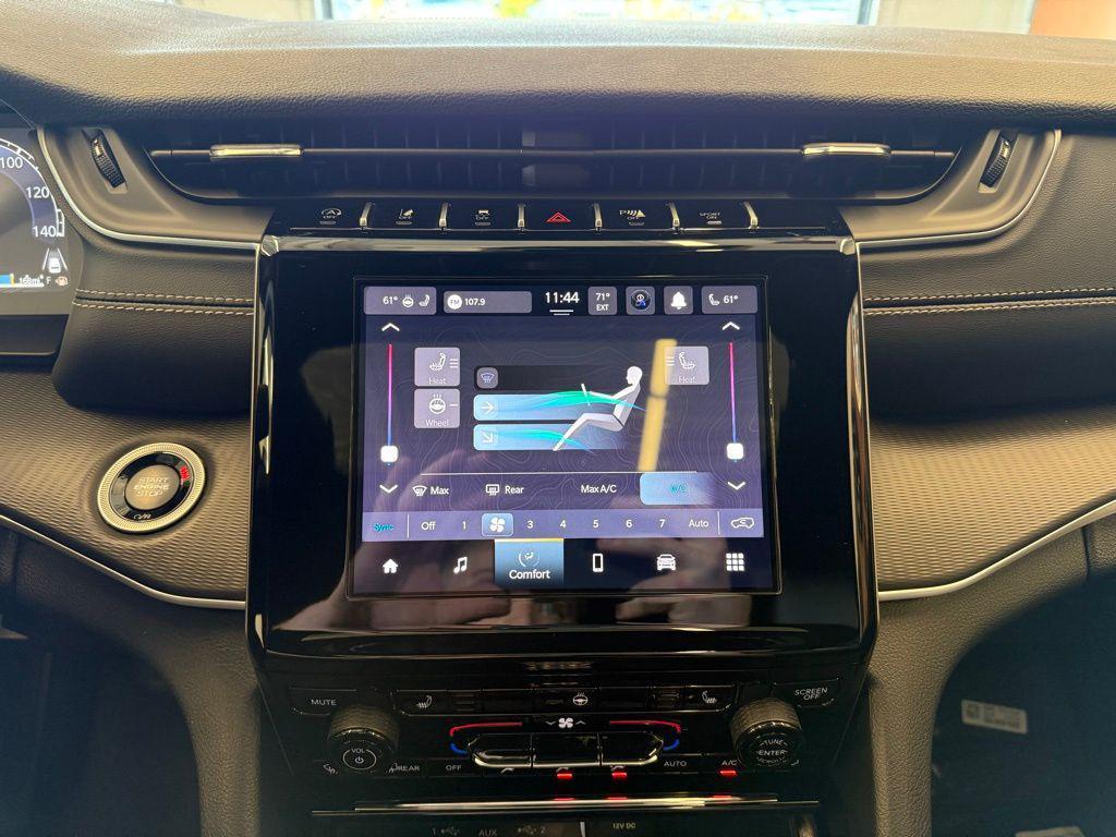 new 2025 Jeep Grand Cherokee car, priced at $40,929