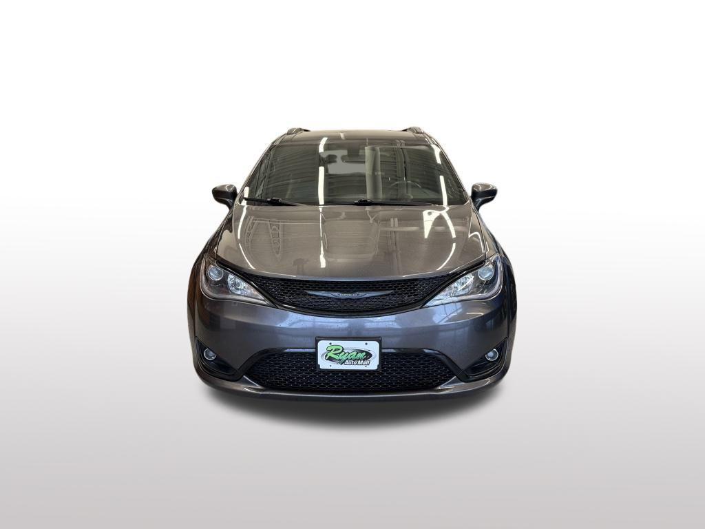used 2020 Chrysler Pacifica car, priced at $15,499