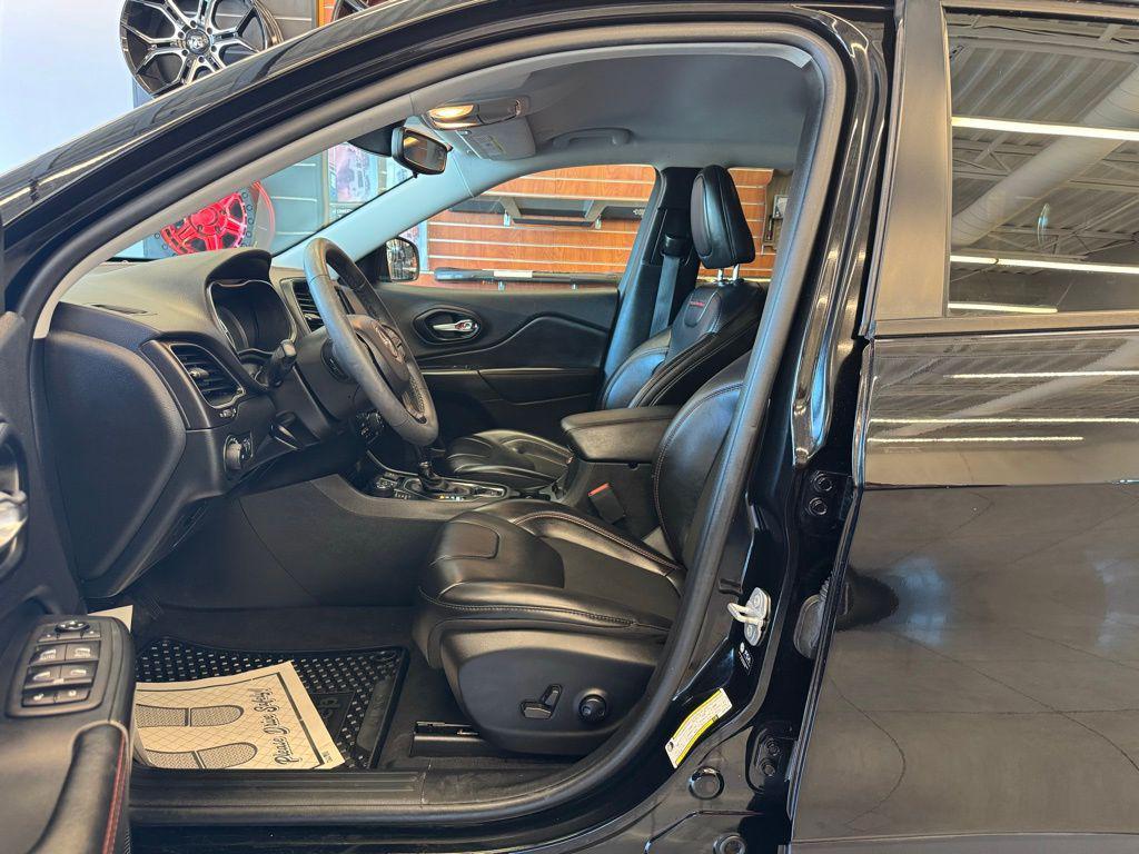 used 2022 Jeep Cherokee car, priced at $24,996