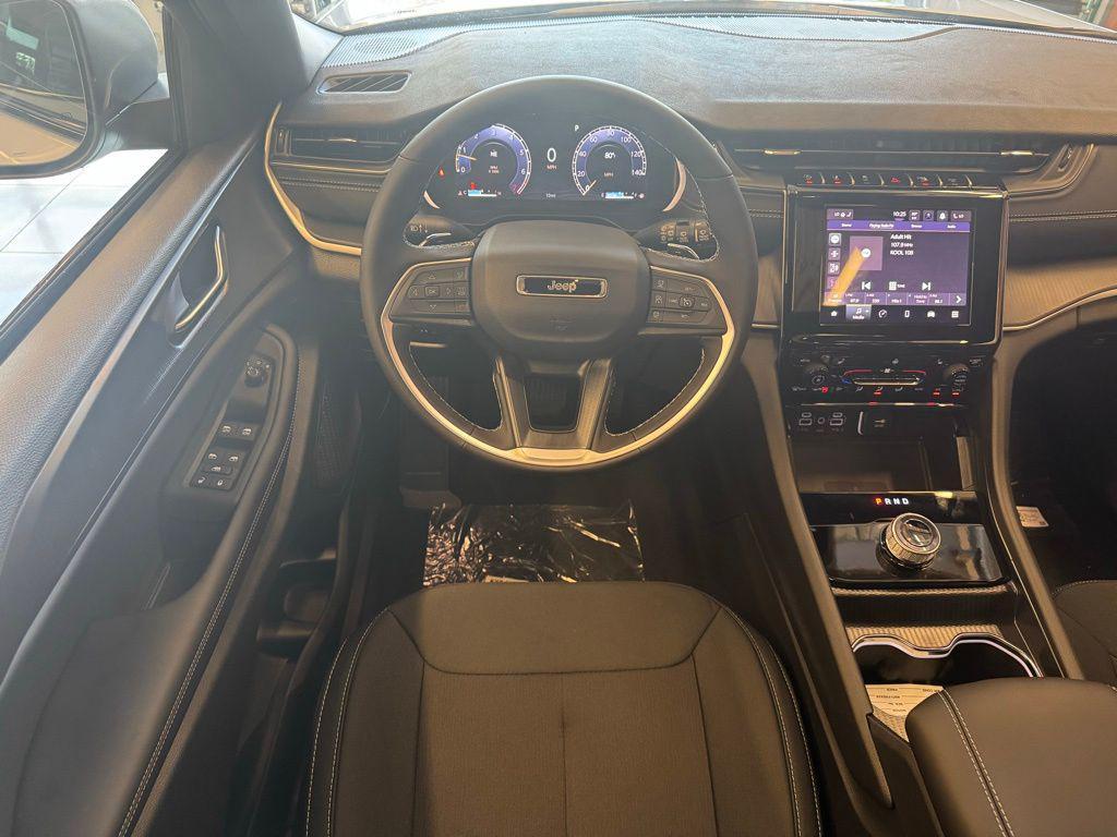 new 2025 Jeep Grand Cherokee car, priced at $37,345