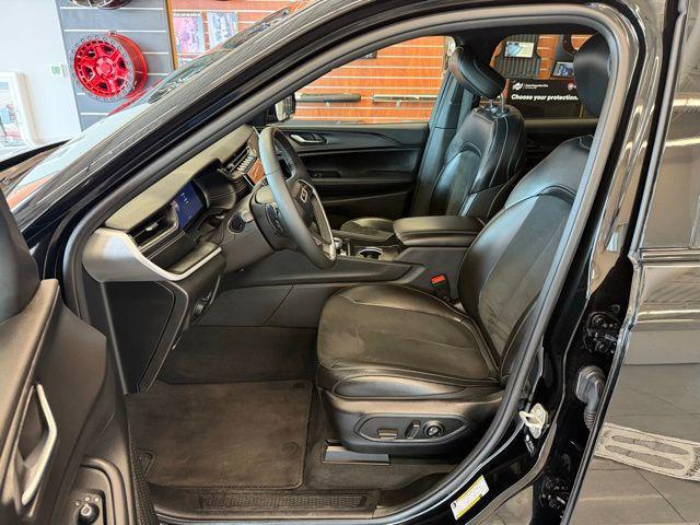 used 2024 Jeep Grand Cherokee L car, priced at $30,997