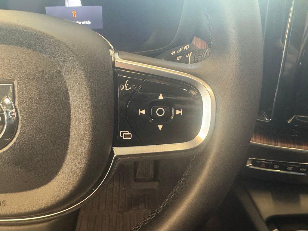used 2024 Volvo XC60 car, priced at $38,997