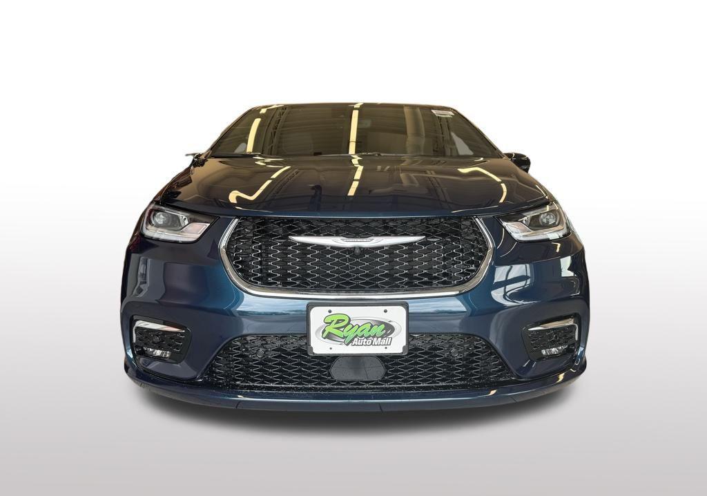 new 2025 Chrysler Pacifica car, priced at $44,989