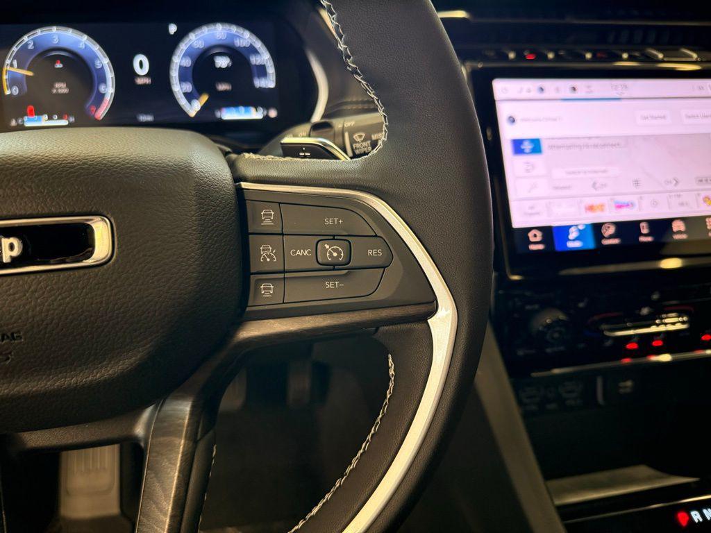 new 2025 Jeep Grand Cherokee car, priced at $48,946