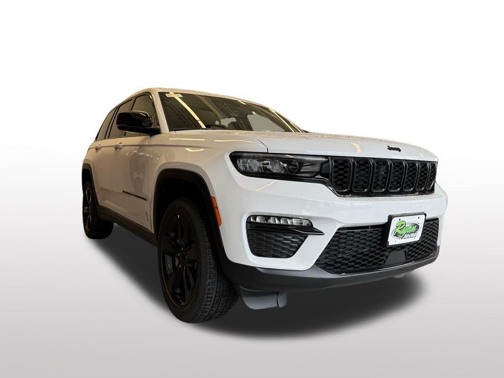 new 2025 Jeep Grand Cherokee car, priced at $43,882