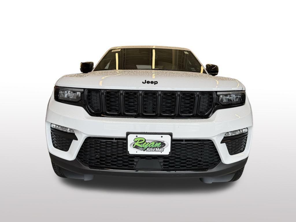new 2025 Jeep Grand Cherokee car, priced at $43,882