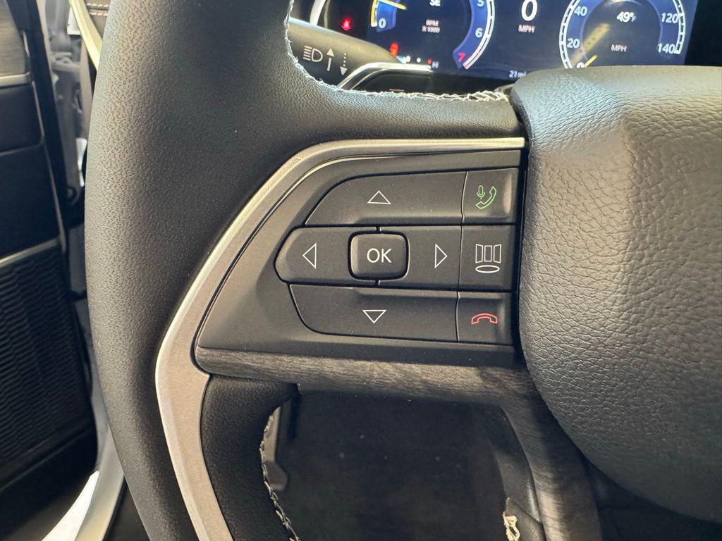new 2025 Jeep Grand Cherokee car, priced at $43,882