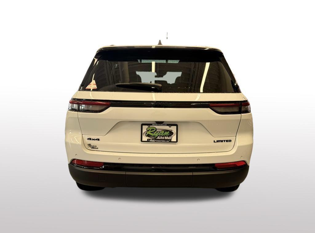 new 2025 Jeep Grand Cherokee car, priced at $43,882