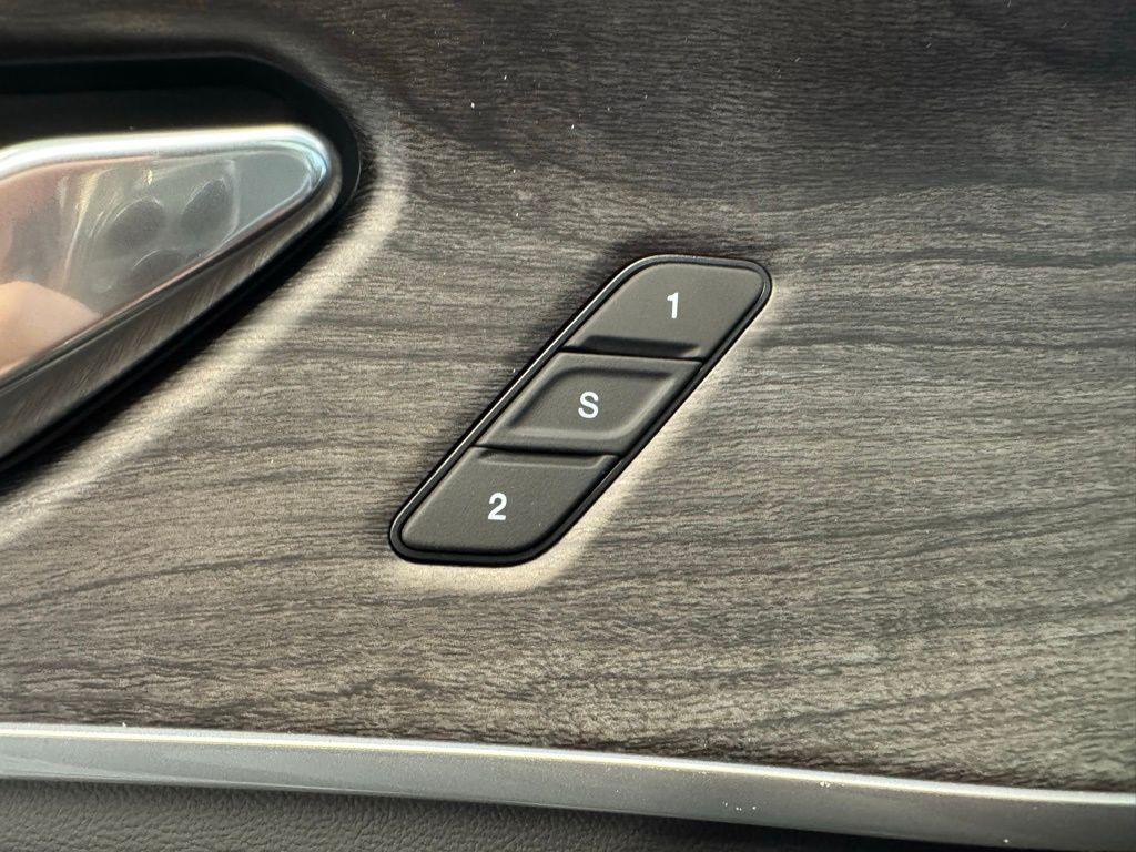 new 2025 Jeep Grand Cherokee car, priced at $43,882