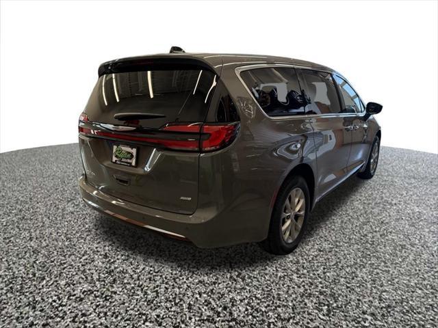 new 2025 Chrysler Pacifica car, priced at $43,476