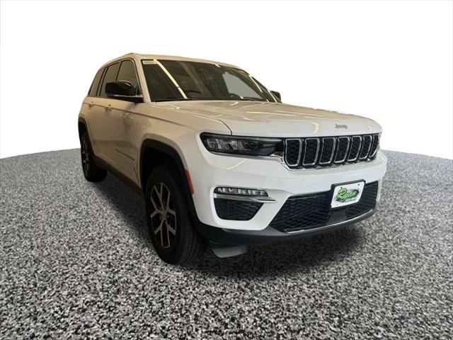 new 2025 Jeep Grand Cherokee car, priced at $42,997