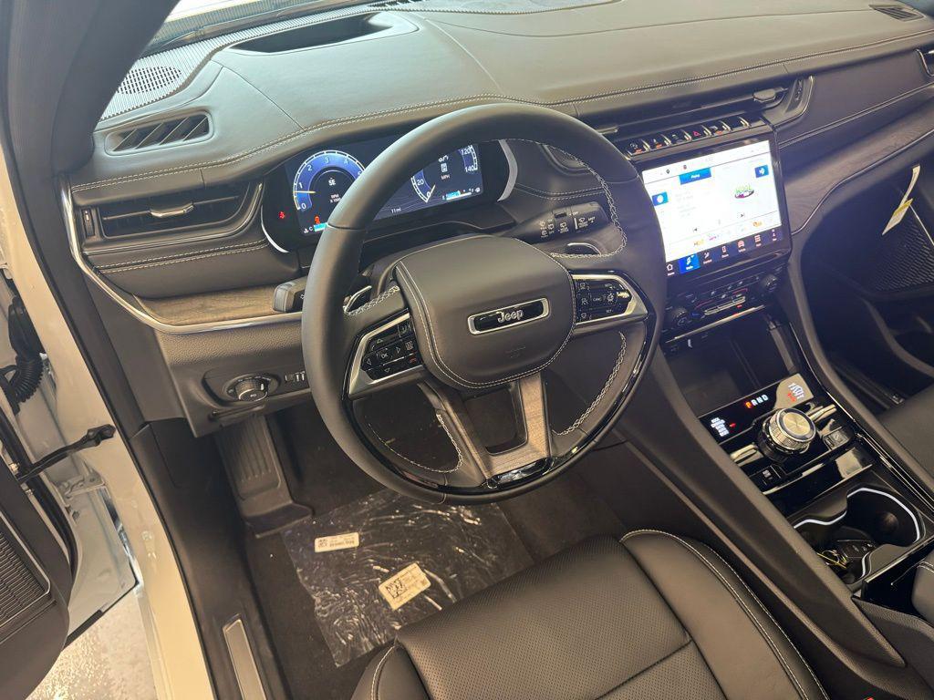 new 2025 Jeep Grand Cherokee car, priced at $57,965
